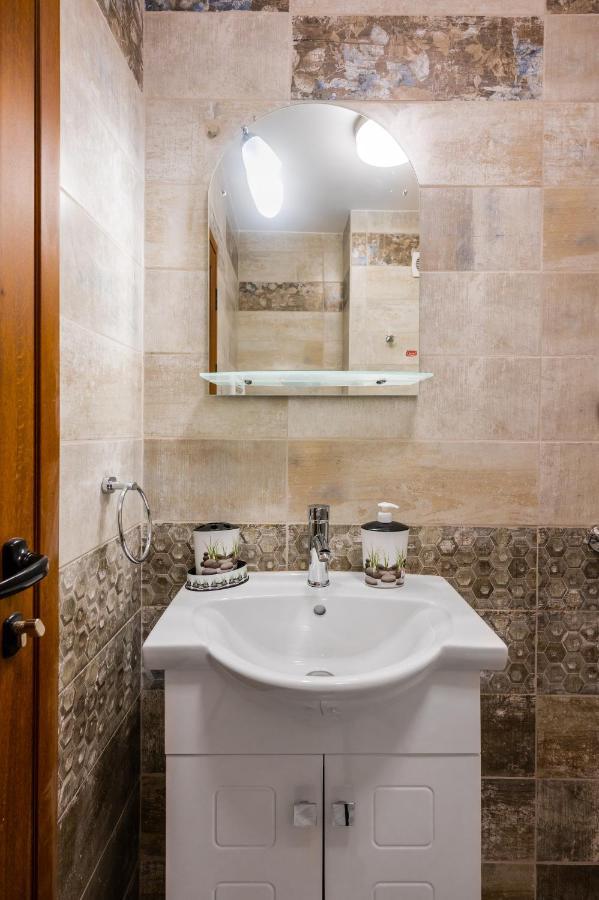 شقة Nomad Haven: 1Bd Flat With Balcony & Desk صوفيا المظهر الخارجي الصورة