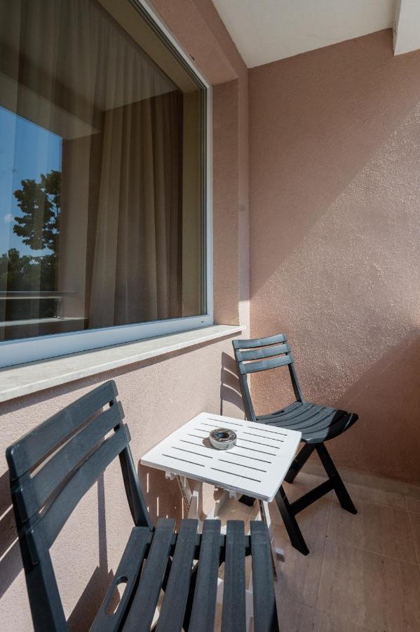 شقة Nomad Haven: 1Bd Flat With Balcony & Desk صوفيا المظهر الخارجي الصورة